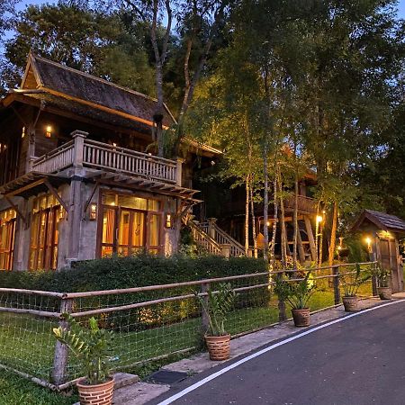 Ruean Racha Resort Chiang Mai Exterior photo